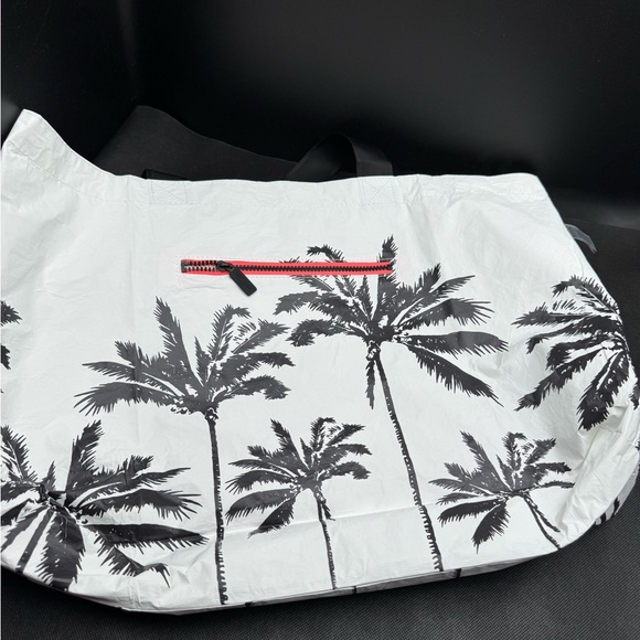 Aloha Collection Super Limited Edition Holo Holo Tote - Picture 4 of 6